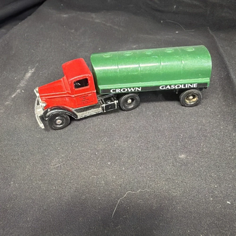 Chevron Semi Truck Trailer Crown Gasoline Diecast England  1:43
